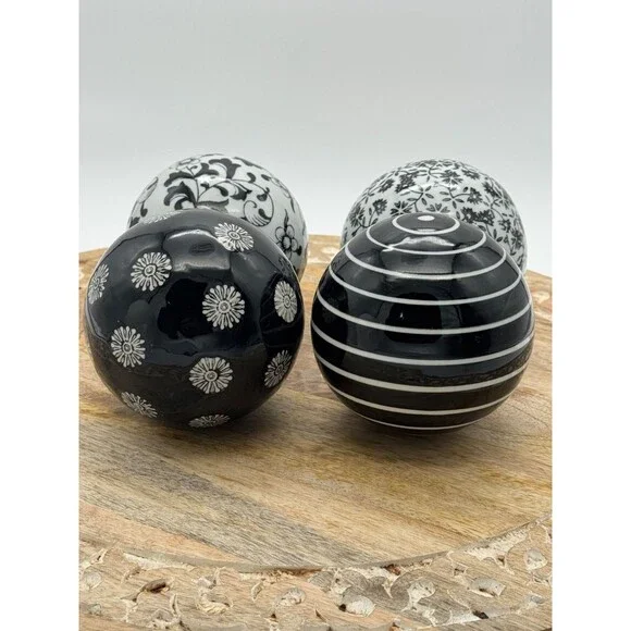 4 CHINOISERIE BLACK AND WHITE CERAMIC Orbs RUG BALLS 4in Stripes Floral Decor - Picture 2 of 9